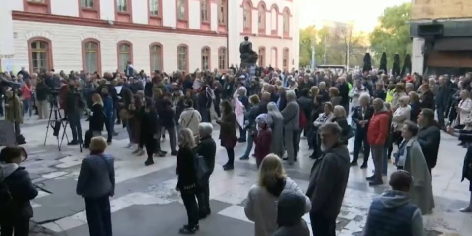 Treće hvatanje za gušu u dva dana! Blokaderi pokazali pravo lice - malo im fali da krenu međusobno da se "jure po ulicama"