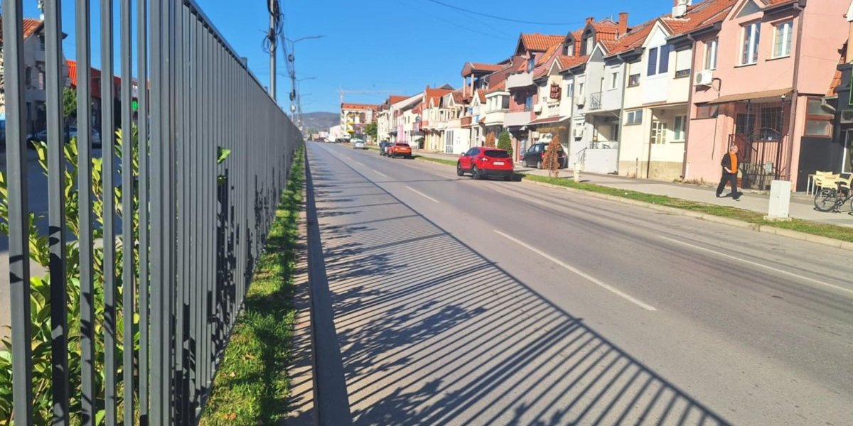 Ograda na Matejavčkom putu dugačka je oko kilometar