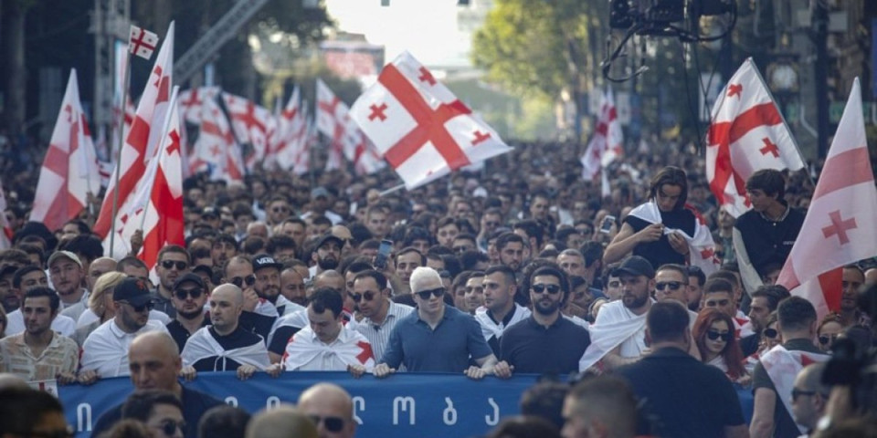 Oči celog sveta uprte u zemlju nadomak Rusije! Istorijska odluka na pomolu: Rezultat ovih izbora može imati ozbiljne posledice!