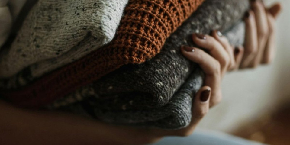 Spasite skupljeni džemper: Ova tečnost vraća vunu za tren u originalnu veličinu