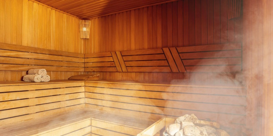 Goru smrt nisu mogli da dožive: Bračni par otišao u saunu, a kad su se uhvatili za kvaku...