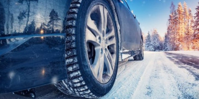 Od 1. novembra, pa sve do 1. aprila obavezna je upotreba zimskih guma, a Informer vam donosi detaljan cenovnik za ovu sezonu.