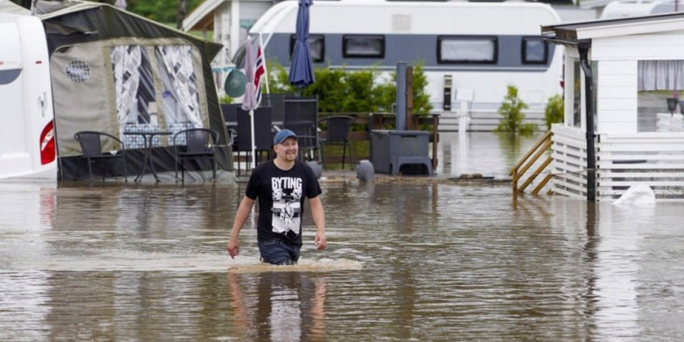 (FOTO) Majka priroda ne prašta! Još jednu NATO državu pogodila stravična kataklizma!