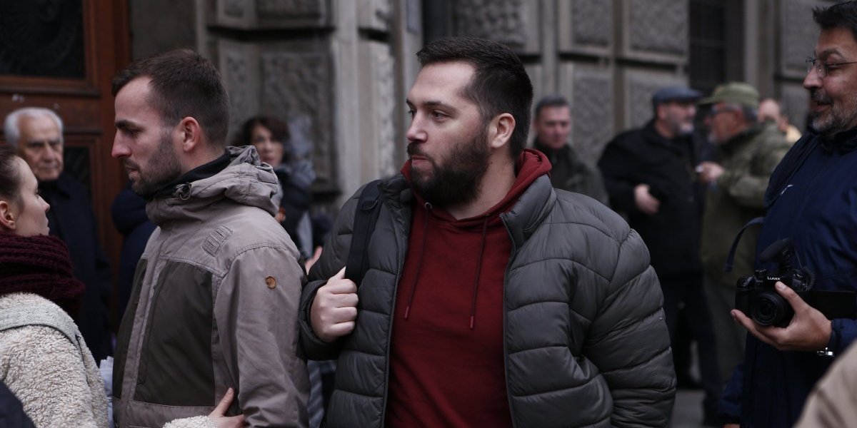 ZAPALIĆEMO SRBIJU! Organizator nasilničkih protesta Pogačar preti! (FOTO)