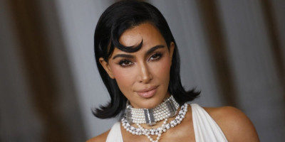 Kim Kardašijan je ponovo dokazala koliko je udaljena od života "običnih ljudi" kada je priznala da ne zna koliko košta mleko, ni druge osnovne stvari koje svakodnevno kupuje prosečan građanin.