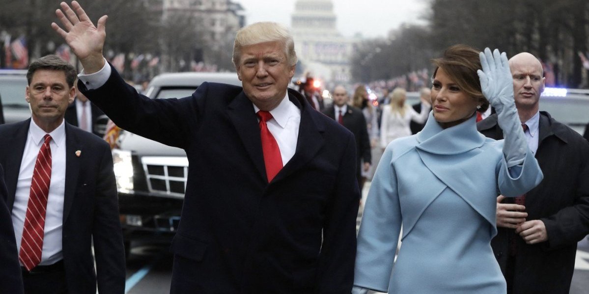 Par stigao na glasanje prerušen u Donalda i Melaniju! Snimak zapalio mreže - izazvali potpuni haos (VIDEO)