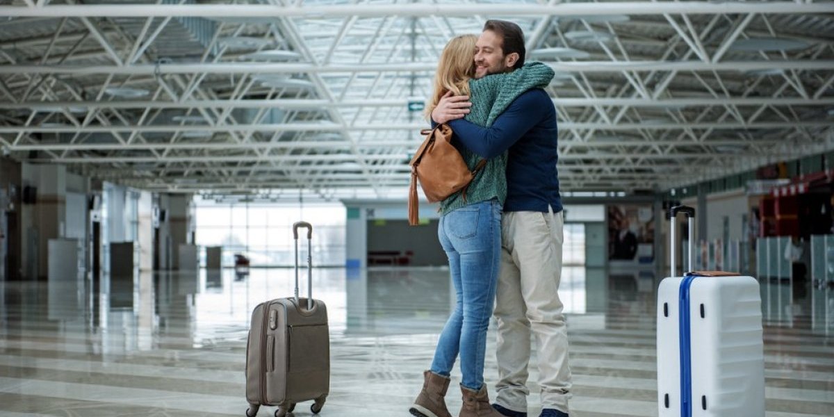 Ograničeno grljenje na 3 minuta na aerodromu! Ovo sleduje ako prekoračite termin