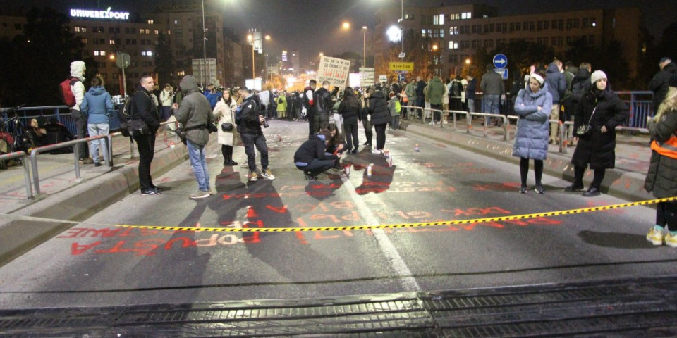 Vučević jednom fotografijom razvalio "demonstrante": "Nezadovoljni mladi i revoltirani građani" su izostali sa nekih časova i predavanja... (FOTO)