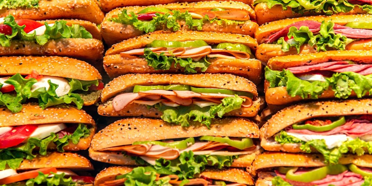 Jedna vrsta hrane je izuzetno opasna! Ne samo da uništava zdravlje, već nam menja i oblik vilice