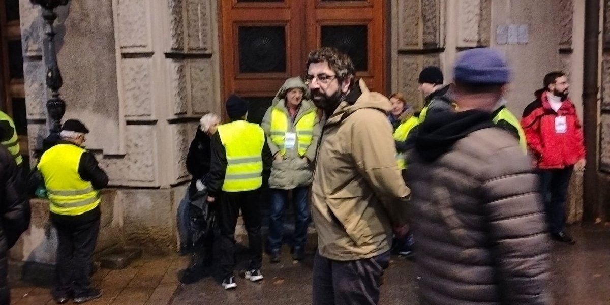 Šaka jada na Đilasovima i Lazovićevim protestima: Počinje maltretiranje građana Beograda (FOTO)