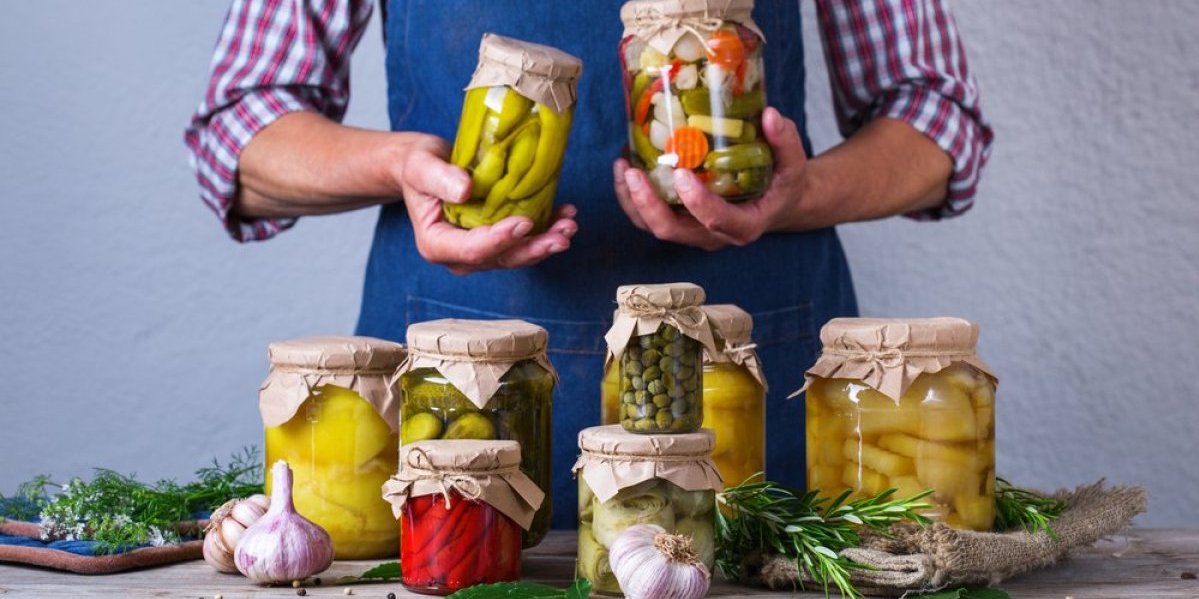 Univerzalna tečnost za zimnicu: Rastvor se sprema za 5 minuta, a čuva svežinu i ukus