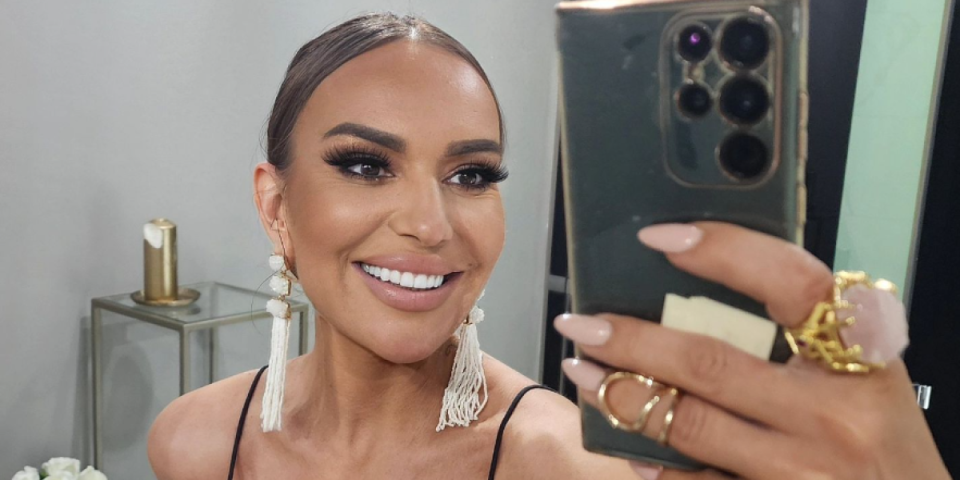 Pevačica pokazala kako izgleda tik pred porođaj: Minić i visoke štikle u prvom planu (FOTO)