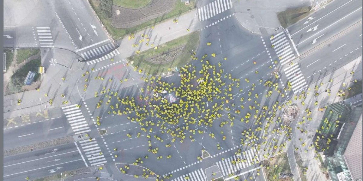 TAČKASTI SOFTVER PREBROJAO HEJTERE! U piku protesta bilo ih tačno 994! (FOTO)