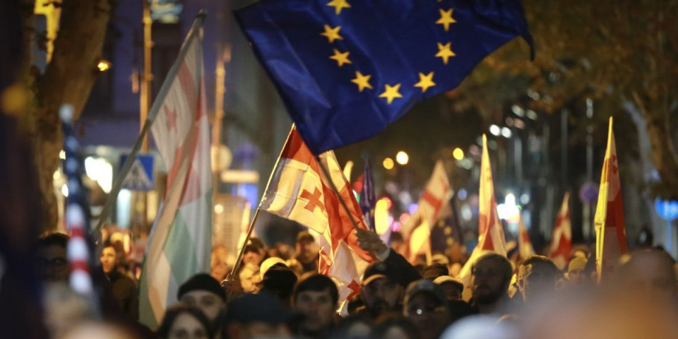 (VIDEO) Nastavlja se haos u Gruziji! Najavljeni protesti u naredna 24 sata!