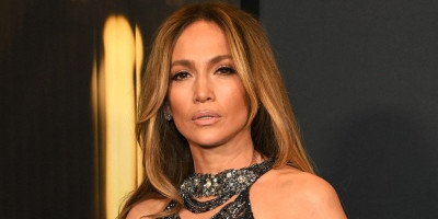 Iako važi za jednu od najlepših i najuspešnijih žena na svetu, Dženifer Lopez (56) otvoreno je priznala da se, uprkos svim ljubavima, brakovima i skupocenim poklonima, nikada nije osećala istinski voljeno.