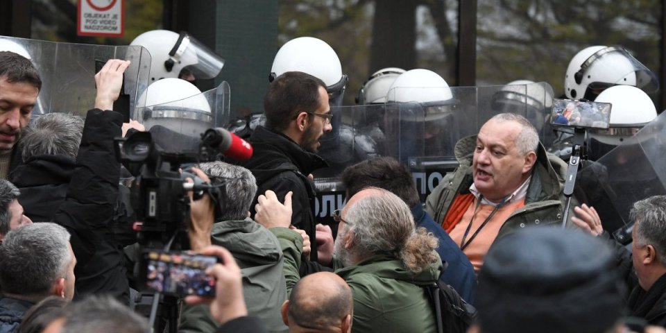 Antonijević upitao opoziciju: Šta je cilj razvlačenja policajaca koji ni ne primenjuju silu?!