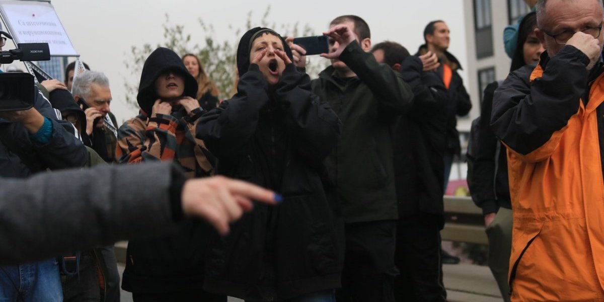 "Šta nas zabole ku*ac za decu"! Beograđanka razočarana blokaderima: Dete joj sa ekskurzije zadržano dva sata zbog blokada