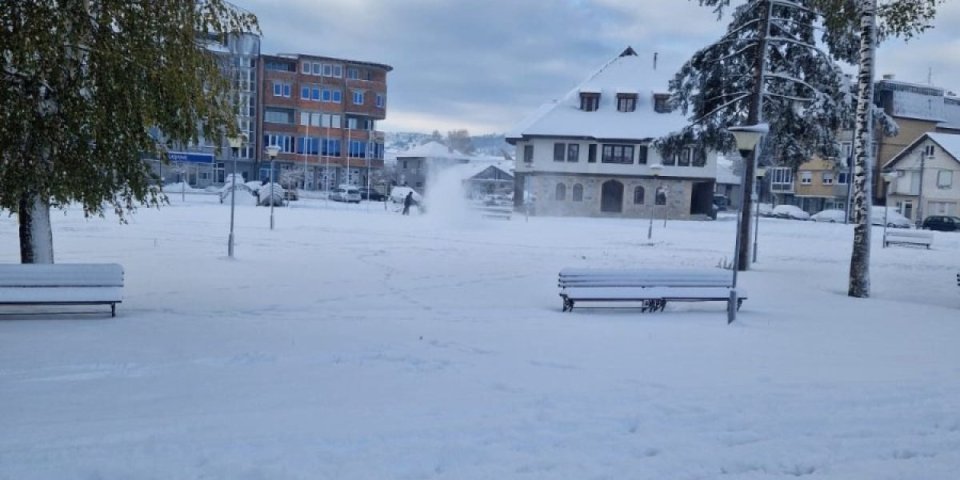 U srpski Sibir usred decembra "stiglo proleće": Kada su je ugledali zanemeli su! (VIDEO)