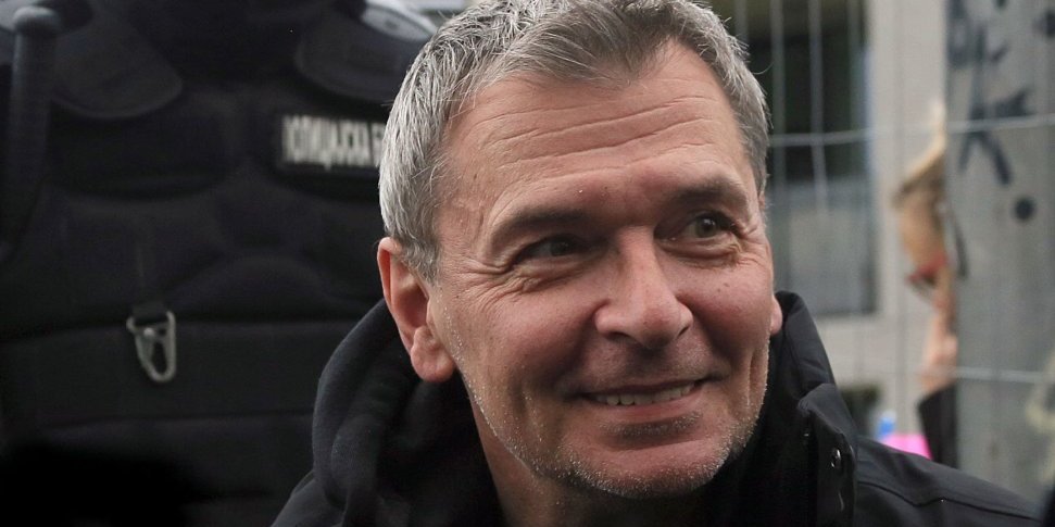 Pa, za šta se pitaš? Ćuta se igra političara, ni njegovi ga ne slušaju (VIDEO)