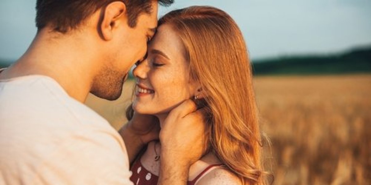 Pet komplimenata koje svaka žena želi da čuje od svog partnera