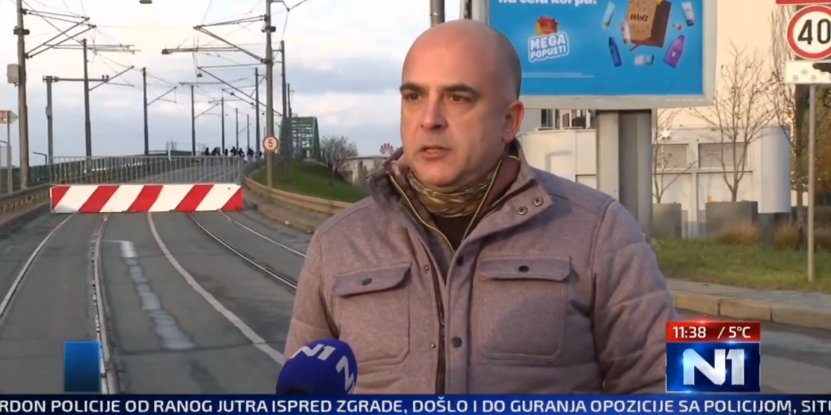 Vrhunac ludila! Opozicionari previše gledali Terminatora: "Idemo u rat protiv mašina!" (VIDEO)