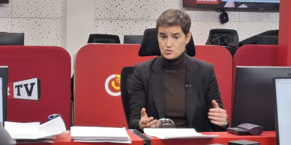 30 narodnih poslanika maltretira građane na ulicama! Ana Brnabić za Informer: To su ekstremisti!