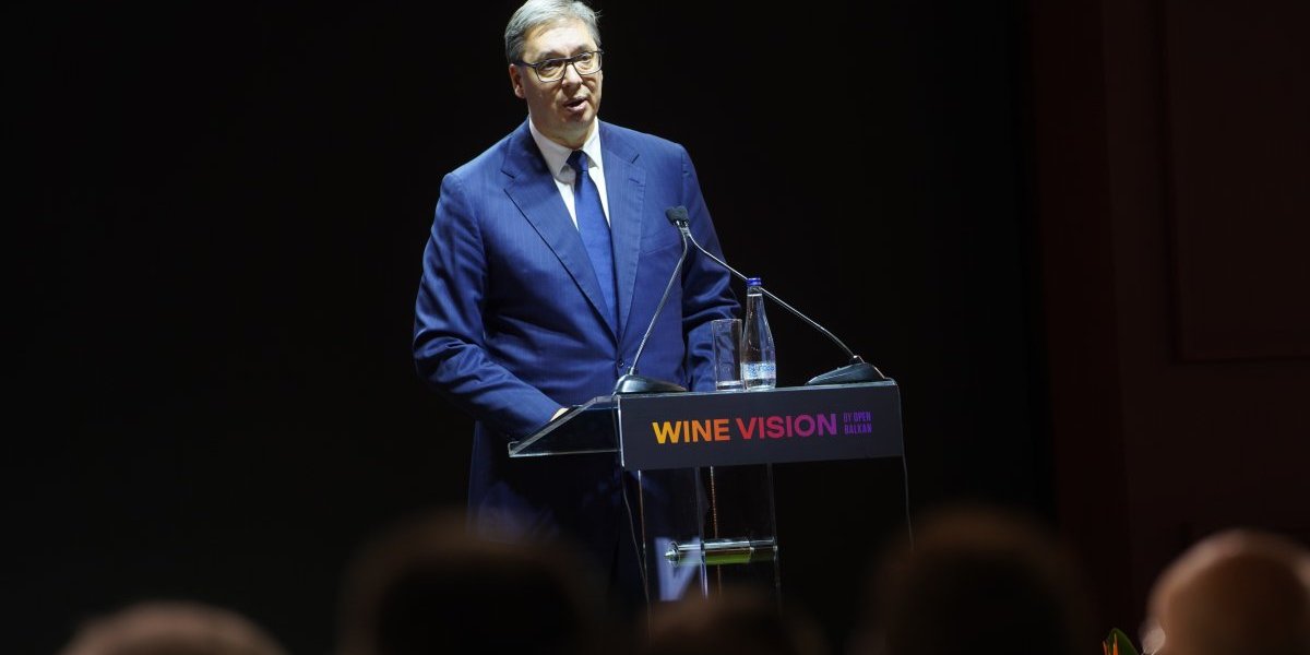 "TRUDOM, RADOM I ZALAGANJEM SMO IZVELI ZEMLJU NA DOBAR PUT!" Vučić se osvrnuo na nedelju iza nas (VIDEO)