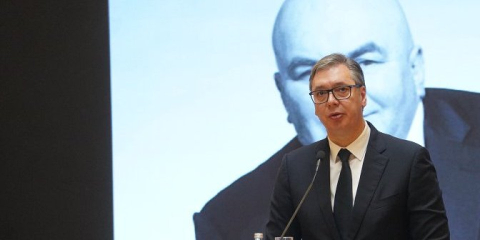 Vučić na komemoraciji Dragana Markovića Palme: Bio je tu kad je najteže! Pokazao je kako se poštuje porodica i voli Srbija!