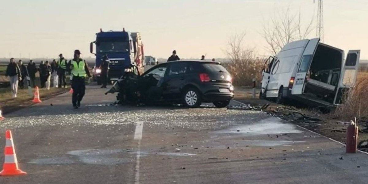 Vozač poginuo, tri osobe teško povređene! Novi detalji saobraćajke kod Kovačice