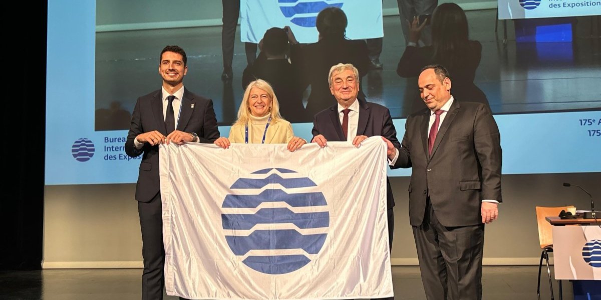 SRBIJI URUČENA EXPO ZASTAVA U PARIZU! Naš cilj je da budemo domaćini izložbe koja će ispuniti naše građane ponosom! (FOTO)