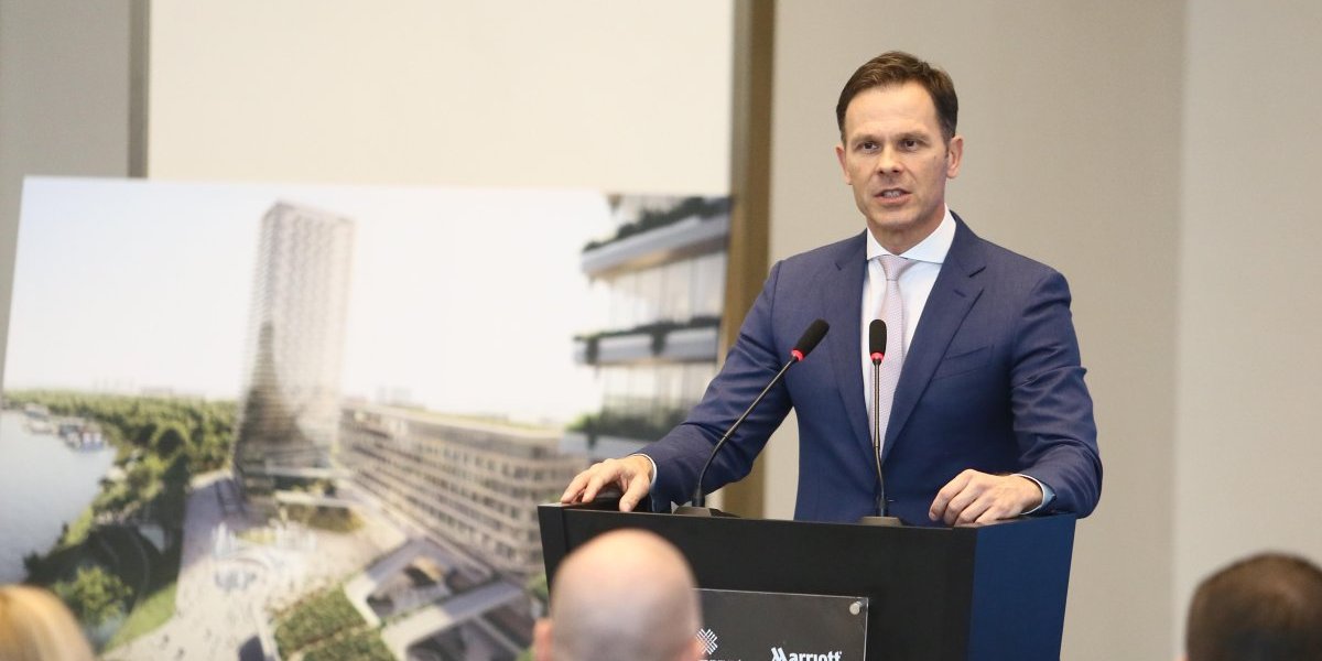 Ko plete mrežu laži oko Siniše Malog? Ministar finansija u krugu ljudi koji godinama primaju najviše medijskih udara