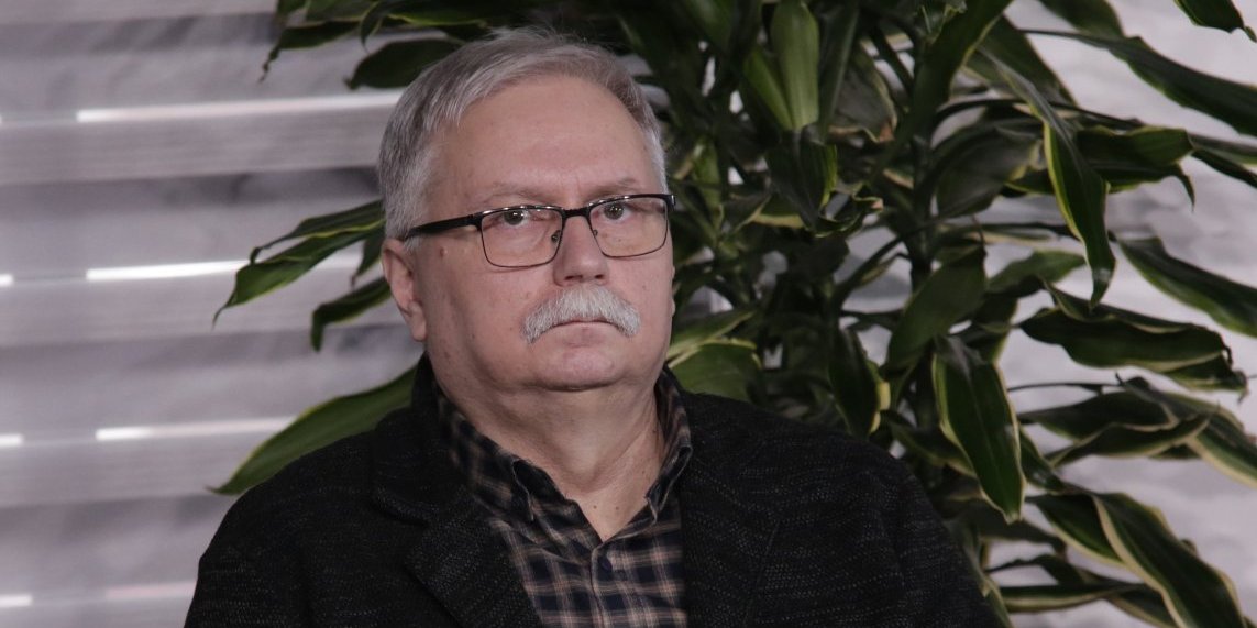 Stojanov "blatoid" Ozon pres ne prestaje da se bavi manipulacijama: Lažima huška ljude da dolaze pred kuće neistomišljenika