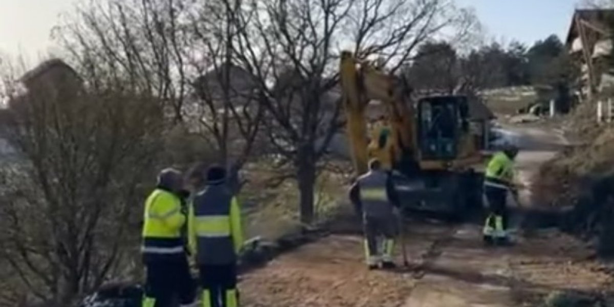 (VIDEO) Neverovatan slučaj u zlatiborskom selu! Meštani tražili asfalt, a kad su ga dobili, tužili opštinu...O čemu je reč?