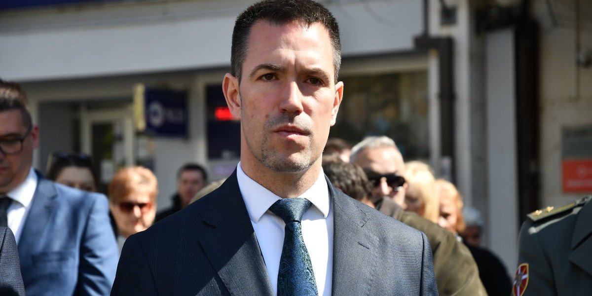 Gradonačelnik Kraljeva očitao bukvicu nepismenim novinarima N1!