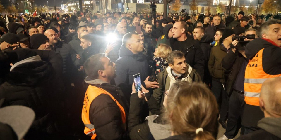 Nahuškali rulju, pa se izmakli u stranu! Stefanović i Štimac pobegli i nemo posmatraju haos koji su izazvali! (VIDEO)