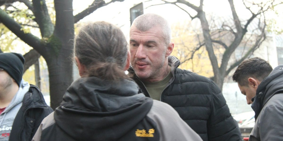 Oglasio se Bačulov nakon što mu je određen pritvor: Siledžija se čudi zašto - pa zato što si rušio državu, Mišo (VIDEO)