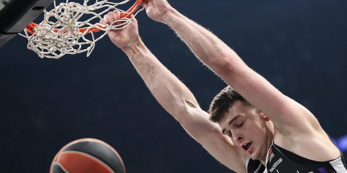 Balša lomi obruče! Koprivica uništava Olimpijakos u Areni! (VIDEO)