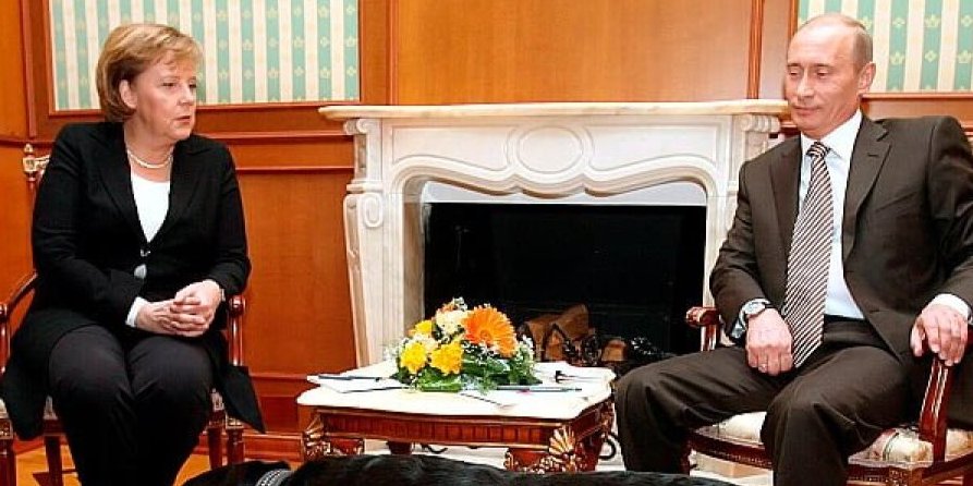 Merkelova se vratila iz penzije zbog AfD! Bivša kancelarka povukla očajnički potez da "spase Nemačku"!