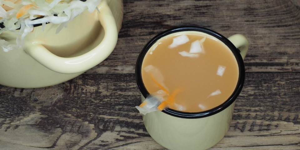 Zimski napitak koji čini čuda za probavu: Pijte rasol svaki dan i videćete šta vam se događa u telu