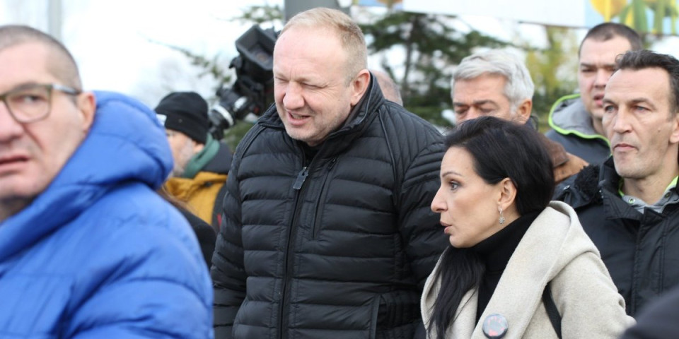 Njih pumpaju parama, oni pumpaju studente na državni udar! Kristal Met Dejmon i Koza na štiklama na platnom spisku Đilasovog partnera (FOTO)