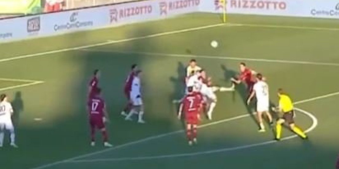 Neverovatan gol na Čizmi! Folina "makazicama" probušio gol Citadele, ovo morate pogledati! (VIDEO)