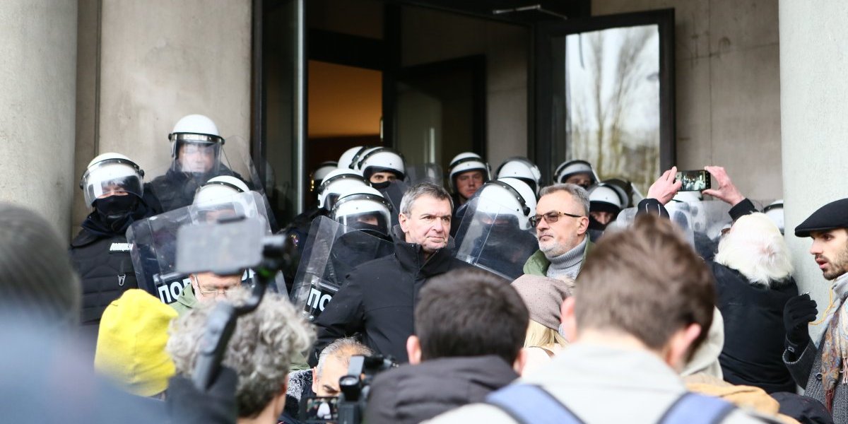 Proglašena kontrola nad svim medijima u Južnoj Koreji: A u Srbiji dok opozicija vodi nasilne proteste, antisrpski medji nesmetano šire propagandu!