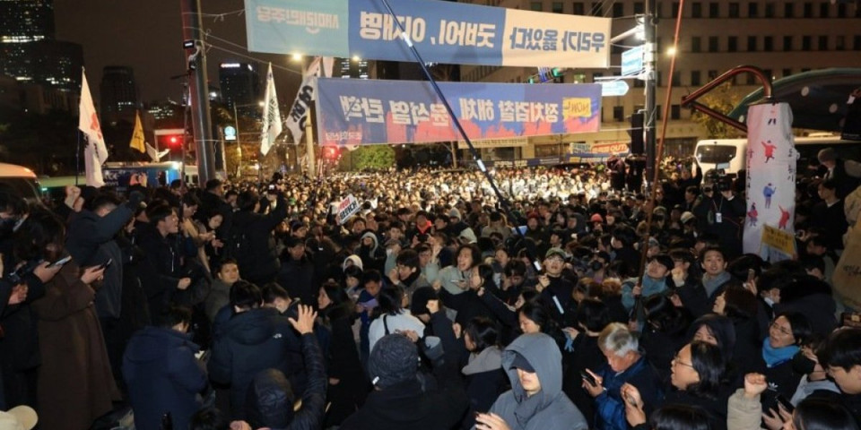 Opšti haos u Južnoj Koreji nakon ratnog stanja! Vojska ušla u parlament, sukobi sa građanima i opozicijom (FOTO/VIDEO)