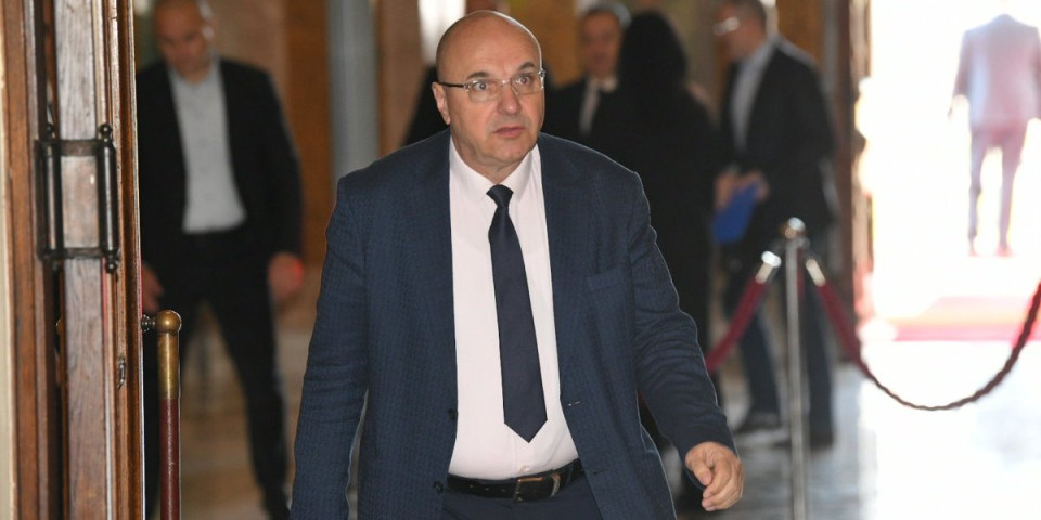 Blokaderi u klinču! Aleksićev potrčko traži da opozicija vrati mandate