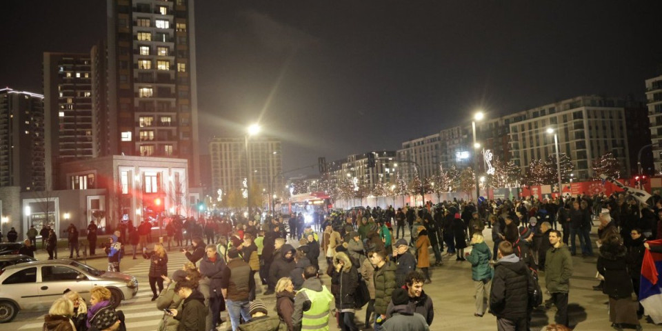 Biljana, shvatite da vas narod ne želi! Đilasovka očajna što im je pukao protest, pa traži alibi u zastrašivanju (FOTO)