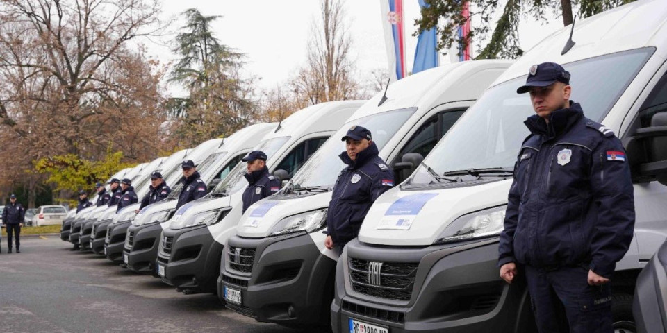 Impresivna donacija stigla iz EU: Uprava granične policije dobila nova vozila i opremu! (FOTO/VIDEO)