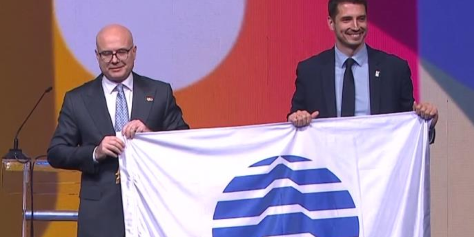 Zastava EKSPO zvanično predata Srbiji! Premijer Vučević preuzeo znamenje međunarodne izložbe!