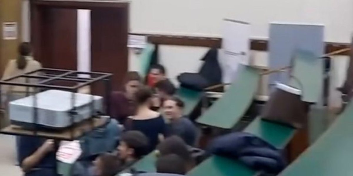 Blokade studenata pod maskom tuge! Za koga oni zapravo zaustavljaju Srbiju? (VIDEO)