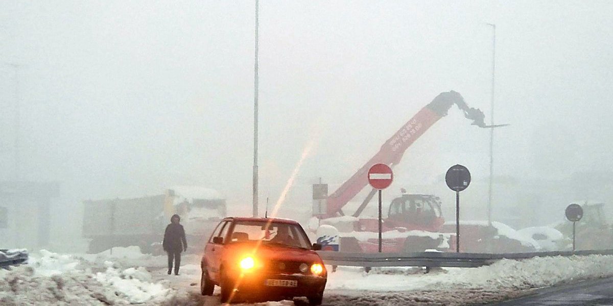 Na snazi crveni meteo alarm! Sneg ide preko pola metra: Poznato kada će prestati da pada