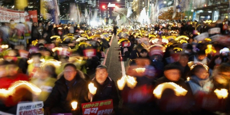 Haos u Južnoj Koreji se nastavlja! Parlament doneo odluku o prvoj dami, protesti za smenu predsednika! (FOTO)